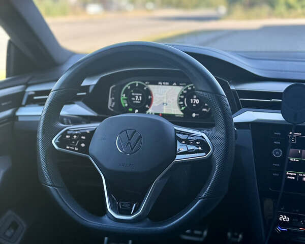 Серый Фольксваген Arteon, объемом двигателя 1.97 л и пробегом 135 тыс. км за 41500 $, фото 11 на Automoto.ua