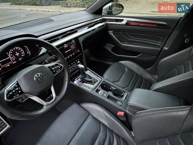 Серый Фольксваген Arteon, объемом двигателя 1.97 л и пробегом 80 тыс. км за 42500 $, фото 30 на Automoto.ua
