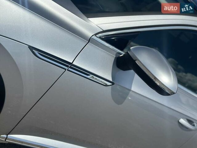 Серый Фольксваген Arteon, объемом двигателя 1.97 л и пробегом 22 тыс. км за 35900 $, фото 4 на Automoto.ua
