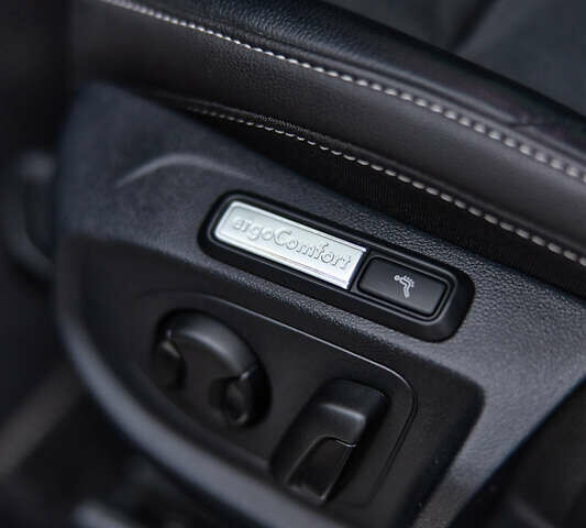 Серый Фольксваген Arteon, объемом двигателя 1.97 л и пробегом 76 тыс. км за 41000 $, фото 9 на Automoto.ua