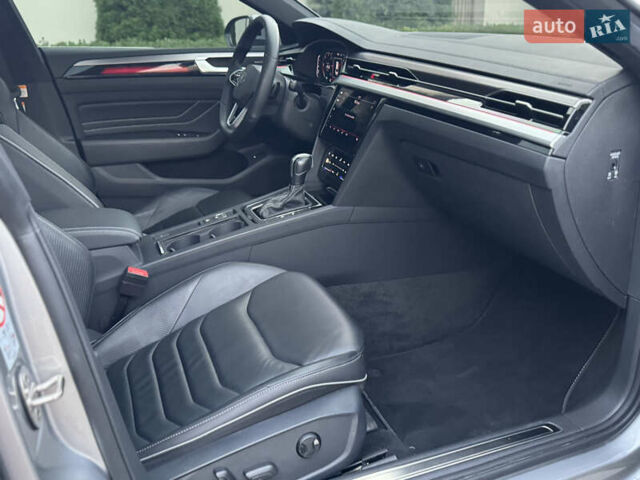 Серый Фольксваген Arteon, объемом двигателя 1.97 л и пробегом 80 тыс. км за 42500 $, фото 36 на Automoto.ua