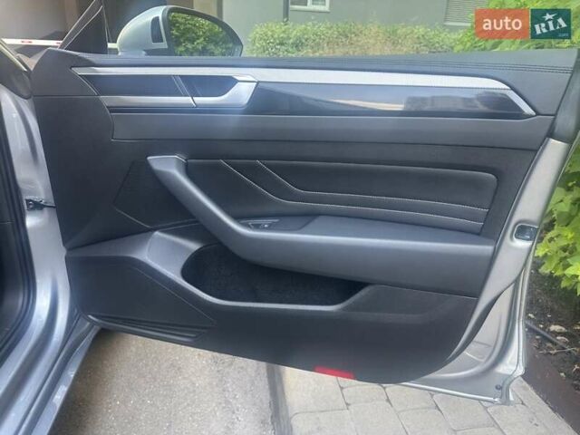 Серый Фольксваген Arteon, объемом двигателя 1.97 л и пробегом 22 тыс. км за 35900 $, фото 30 на Automoto.ua