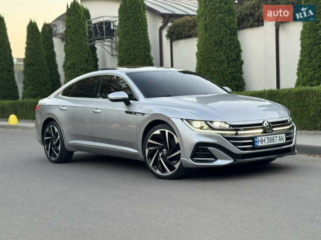 Серый Фольксваген Arteon, объемом двигателя 1.97 л и пробегом 80 тыс. км за 42500 $, фото 2 на Automoto.ua