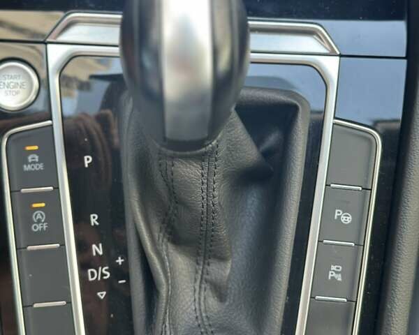 Серый Фольксваген Arteon, объемом двигателя 1.97 л и пробегом 22 тыс. км за 35900 $, фото 23 на Automoto.ua