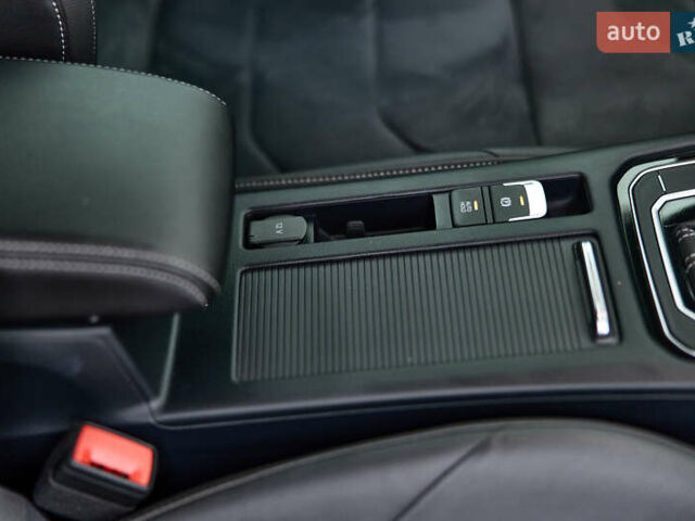 Серый Фольксваген Arteon, объемом двигателя 1.97 л и пробегом 76 тыс. км за 41000 $, фото 24 на Automoto.ua