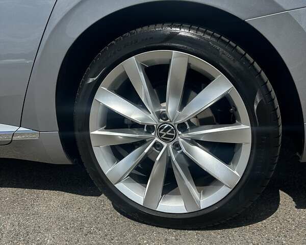 Серый Фольксваген Arteon, объемом двигателя 1.97 л и пробегом 22 тыс. км за 35900 $, фото 12 на Automoto.ua