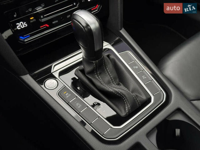 Сірий Фольксваген Arteon, об'ємом двигуна 2 л та пробігом 81 тис. км за 40000 $, фото 31 на Automoto.ua