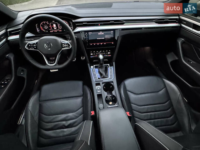 Серый Фольксваген Arteon, объемом двигателя 1.97 л и пробегом 80 тыс. км за 42500 $, фото 32 на Automoto.ua