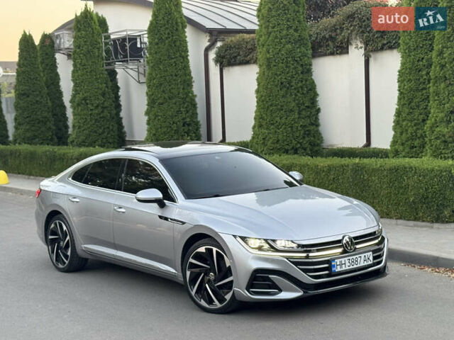 Серый Фольксваген Arteon, объемом двигателя 1.97 л и пробегом 80 тыс. км за 42500 $, фото 3 на Automoto.ua