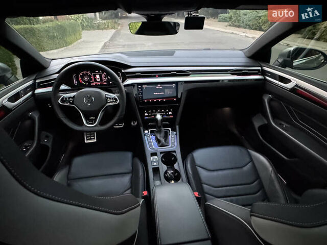 Серый Фольксваген Arteon, объемом двигателя 1.97 л и пробегом 80 тыс. км за 42500 $, фото 31 на Automoto.ua