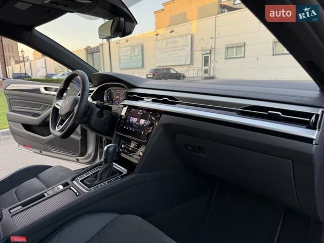 Серый Фольксваген Arteon, объемом двигателя 1.98 л и пробегом 55 тыс. км за 45500 $, фото 79 на Automoto.ua