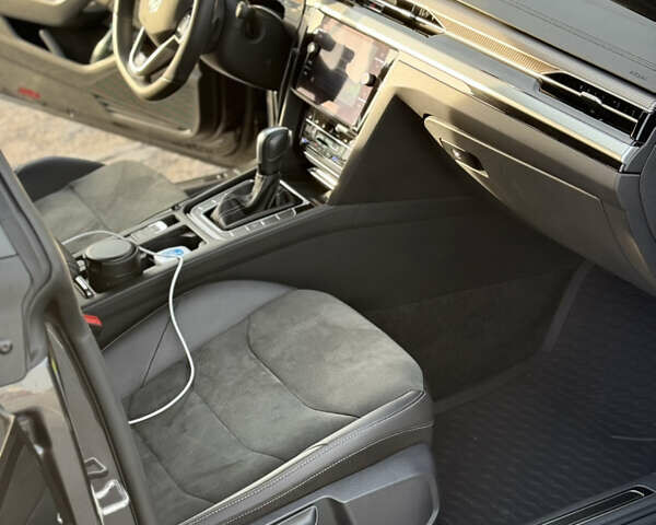 Сірий Фольксваген Arteon, об'ємом двигуна 1.97 л та пробігом 48 тис. км за 45999 $, фото 27 на Automoto.ua