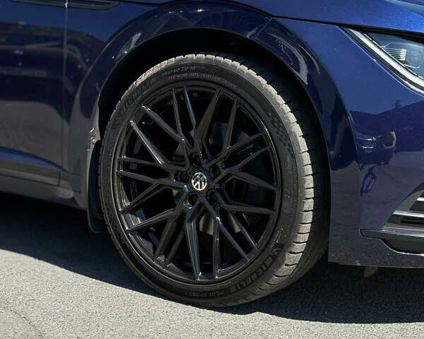 Синий Фольксваген Arteon, объемом двигателя 1.97 л и пробегом 232 тыс. км за 23499 $, фото 2 на Automoto.ua