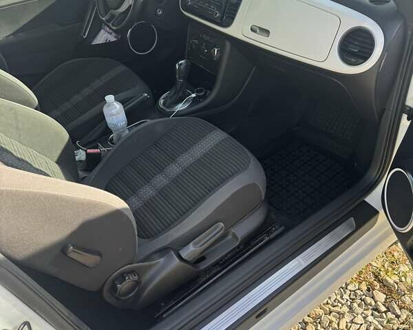 Білий Фольксваген Бітл, об'ємом двигуна 1.98 л та пробігом 115 тис. км за 13750 $, фото 18 на Automoto.ua