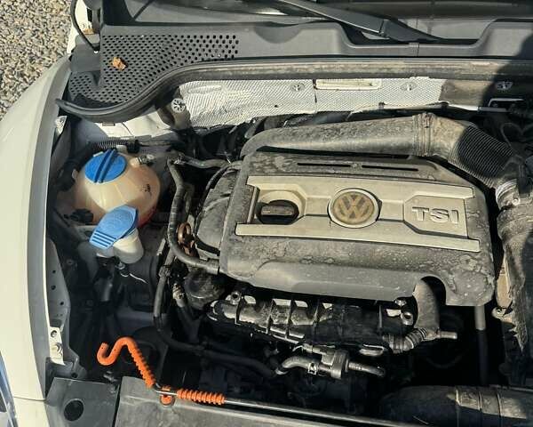 Білий Фольксваген Бітл, об'ємом двигуна 1.98 л та пробігом 115 тис. км за 13750 $, фото 21 на Automoto.ua