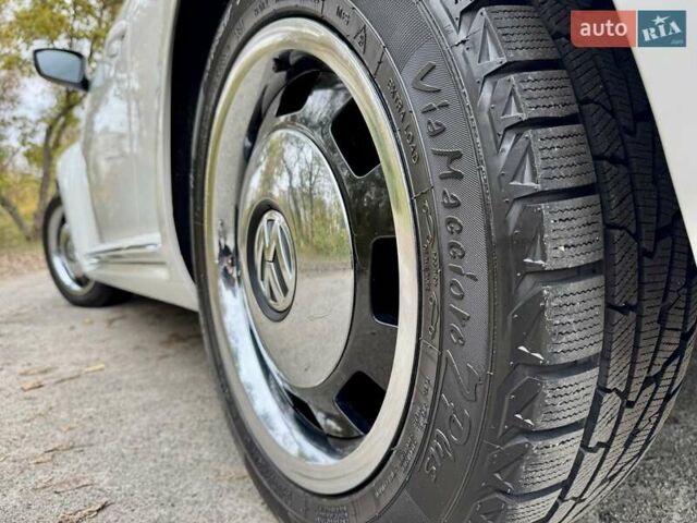 Белый Фольксваген Битл, объемом двигателя 2.5 л и пробегом 229 тыс. км за 9499 $, фото 8 на Automoto.ua