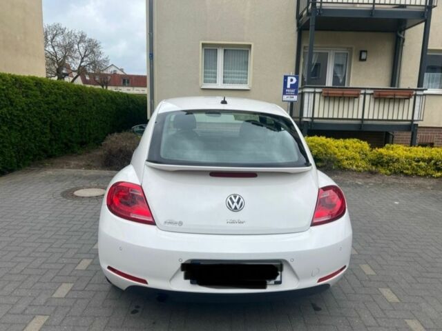 Белый Фольксваген Битл, объемом двигателя 1.2 л и пробегом 112 тыс. км за 18815 $, фото 3 на Automoto.ua