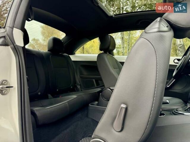 Белый Фольксваген Битл, объемом двигателя 2.5 л и пробегом 229 тыс. км за 9499 $, фото 24 на Automoto.ua