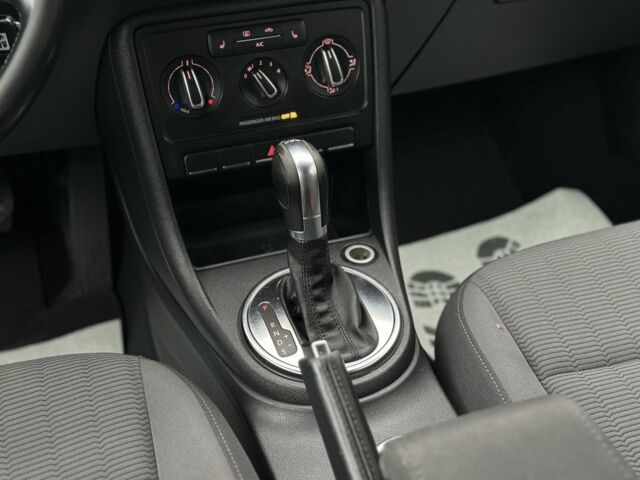 Белый Фольксваген Битл, объемом двигателя 2 л и пробегом 232 тыс. км за 9600 $, фото 20 на Automoto.ua