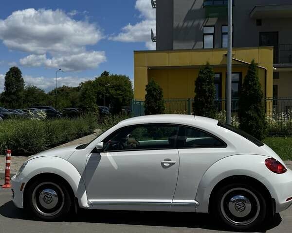 Белый Фольксваген Битл, объемом двигателя 2.5 л и пробегом 170 тыс. км за 10000 $, фото 2 на Automoto.ua