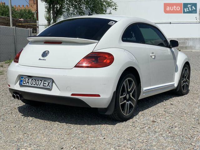 Белый Фольксваген Битл, объемом двигателя 2.5 л и пробегом 160 тыс. км за 10450 $, фото 5 на Automoto.ua