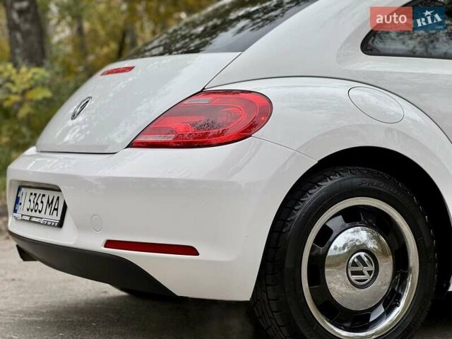 Белый Фольксваген Битл, объемом двигателя 2.5 л и пробегом 229 тыс. км за 9499 $, фото 7 на Automoto.ua