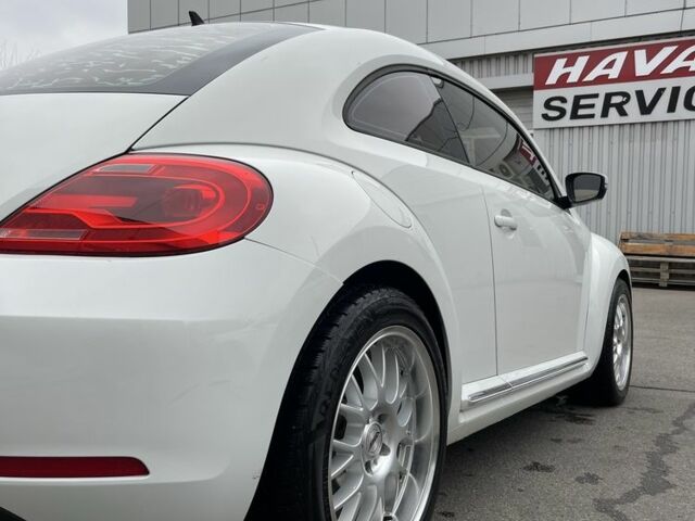 Белый Фольксваген Битл, объемом двигателя 1.8 л и пробегом 140 тыс. км за 11000 $, фото 3 на Automoto.ua