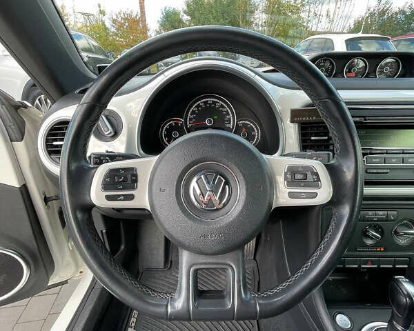 Белый Фольксваген Битл, объемом двигателя 1.97 л и пробегом 121 тыс. км за 11900 $, фото 13 на Automoto.ua