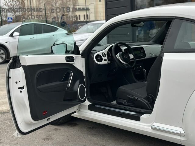 Белый Фольксваген Битл, объемом двигателя 2 л и пробегом 232 тыс. км за 9600 $, фото 10 на Automoto.ua