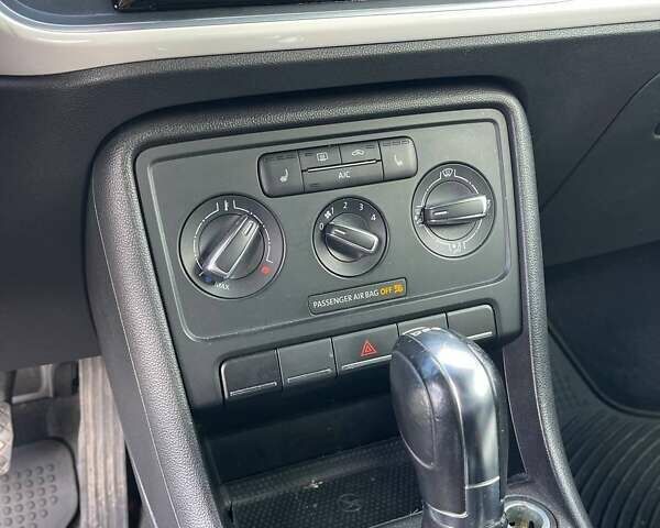 Білий Фольксваген Бітл, об'ємом двигуна 1.97 л та пробігом 121 тис. км за 11900 $, фото 17 на Automoto.ua