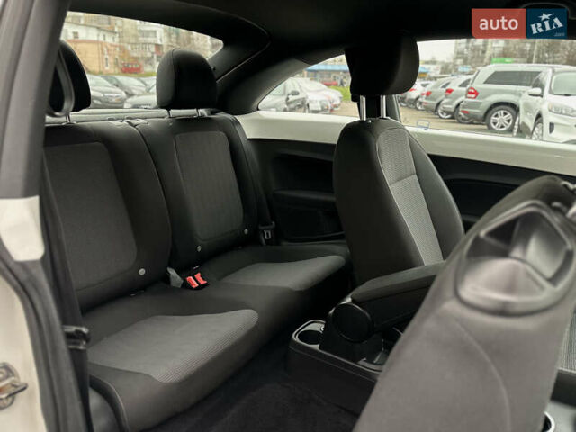 Белый Фольксваген Битл, объемом двигателя 1.97 л и пробегом 232 тыс. км за 9600 $, фото 40 на Automoto.ua