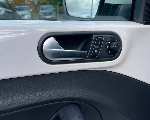 Білий Фольксваген Бітл, об'ємом двигуна 1.97 л та пробігом 121 тис. км за 11900 $, фото 9 на Automoto.ua