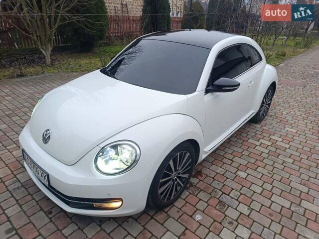 Белый Фольксваген Битл, объемом двигателя 1.6 л и пробегом 147 тыс. км за 9500 $, фото 2 на Automoto.ua