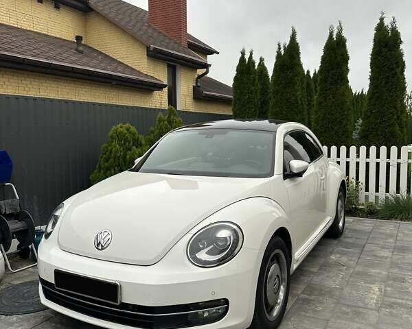 Белый Фольксваген Битл, объемом двигателя 1.4 л и пробегом 70 тыс. км за 13400 $, фото 4 на Automoto.ua