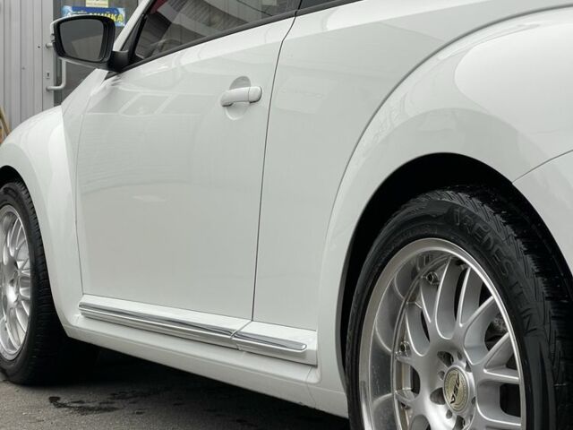 Белый Фольксваген Битл, объемом двигателя 1.8 л и пробегом 140 тыс. км за 11000 $, фото 2 на Automoto.ua