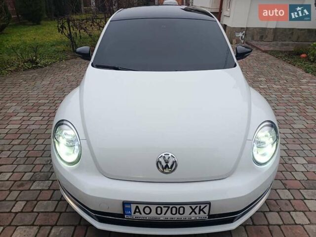 Белый Фольксваген Битл, объемом двигателя 1.6 л и пробегом 147 тыс. км за 9500 $, фото 5 на Automoto.ua