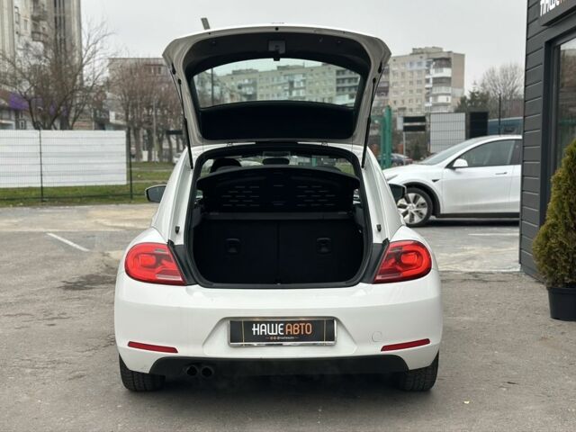 Белый Фольксваген Битл, объемом двигателя 2 л и пробегом 232 тыс. км за 9600 $, фото 7 на Automoto.ua