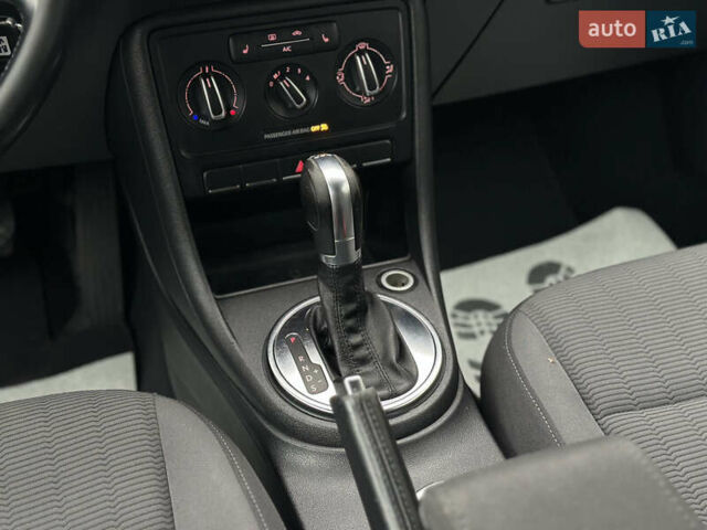 Белый Фольксваген Битл, объемом двигателя 1.97 л и пробегом 232 тыс. км за 9600 $, фото 37 на Automoto.ua