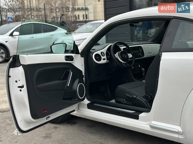 Белый Фольксваген Битл, объемом двигателя 1.97 л и пробегом 232 тыс. км за 9600 $, фото 19 на Automoto.ua