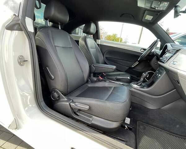 Білий Фольксваген Бітл, об'ємом двигуна 1.97 л та пробігом 121 тис. км за 11900 $, фото 22 на Automoto.ua