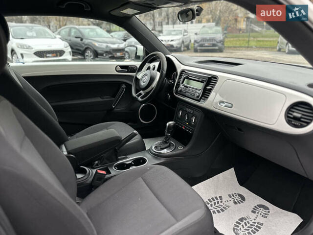 Белый Фольксваген Битл, объемом двигателя 1.97 л и пробегом 232 тыс. км за 9600 $, фото 27 на Automoto.ua