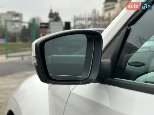 Белый Фольксваген Битл, объемом двигателя 1.97 л и пробегом 232 тыс. км за 9600 $, фото 17 на Automoto.ua