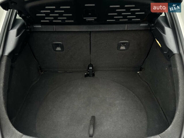 Белый Фольксваген Битл, объемом двигателя 1.97 л и пробегом 232 тыс. км за 9600 $, фото 14 на Automoto.ua