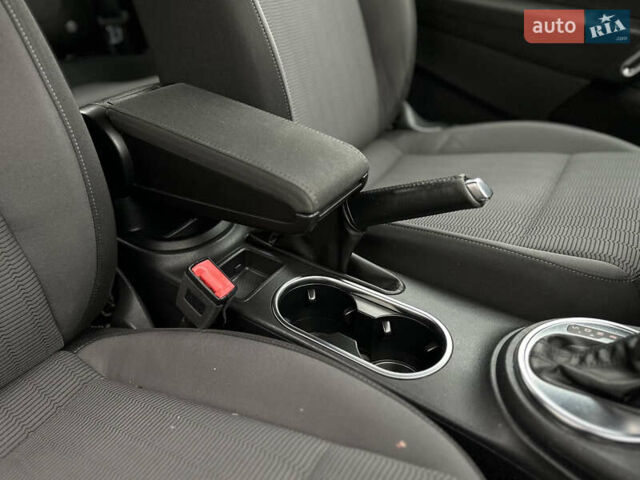 Белый Фольксваген Битл, объемом двигателя 1.97 л и пробегом 232 тыс. км за 9600 $, фото 38 на Automoto.ua