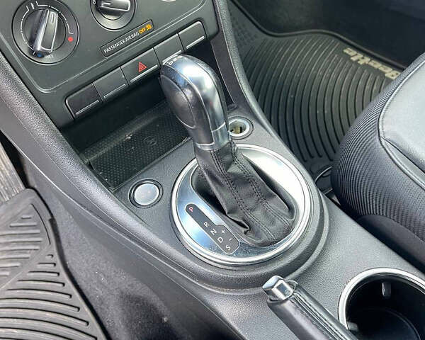 Белый Фольксваген Битл, объемом двигателя 1.97 л и пробегом 121 тыс. км за 11900 $, фото 19 на Automoto.ua