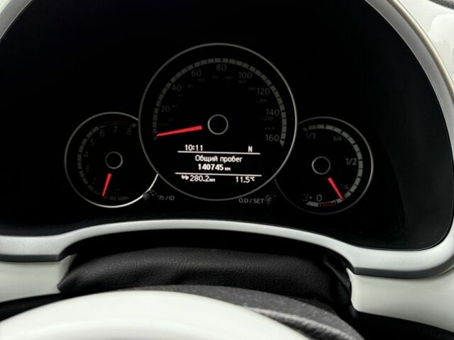 Белый Фольксваген Битл, объемом двигателя 1.8 л и пробегом 140 тыс. км за 11000 $, фото 5 на Automoto.ua