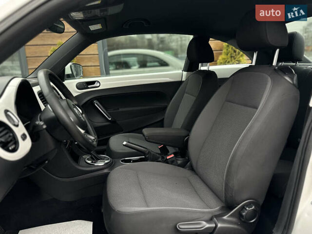 Белый Фольксваген Битл, объемом двигателя 1.97 л и пробегом 232 тыс. км за 9600 $, фото 22 на Automoto.ua