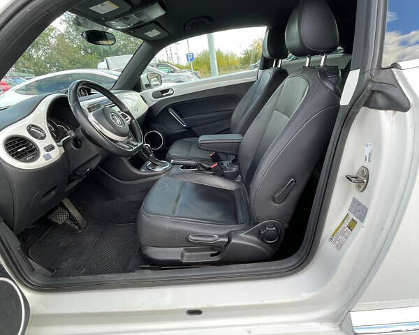 Белый Фольксваген Битл, объемом двигателя 1.97 л и пробегом 121 тыс. км за 11900 $, фото 9 на Automoto.ua