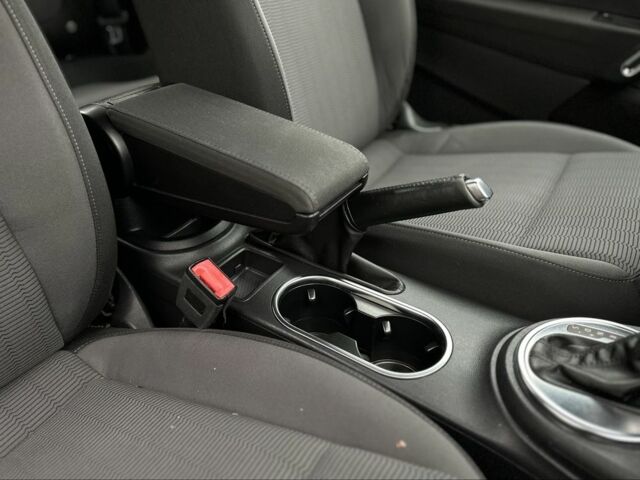 Белый Фольксваген Битл, объемом двигателя 2 л и пробегом 232 тыс. км за 9600 $, фото 22 на Automoto.ua