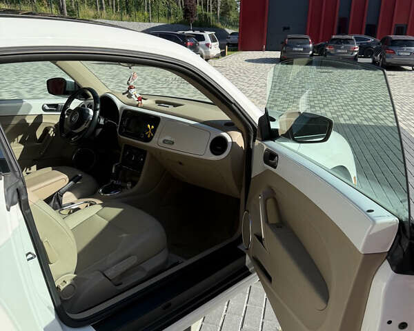 Белый Фольксваген Битл, объемом двигателя 2.48 л и пробегом 55 тыс. км за 10900 $, фото 5 на Automoto.ua